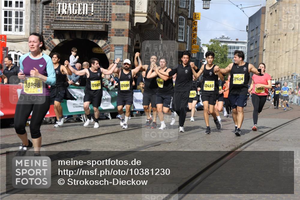 13.09.2026 - 21. swb-Marathon Bremen Strokosch-Dieckow http://msf.ph/oto/10381230 13.09.2026 11:04:57 Ziel 10160, 10198, 10283, 10481, 10711, 10755, 10877, 10940, 11114, 11364, 11366, 11592, 11705, 11761, 11991, 12005, 10370, 10465, 10718, 10800, 10850, 10975, 11102, 11105, 11157, 11218, 11281, 11584, 11616, 11722, 11900, 12002, 12064, 12099, 12335, 12522 meine-sportfotos.de
