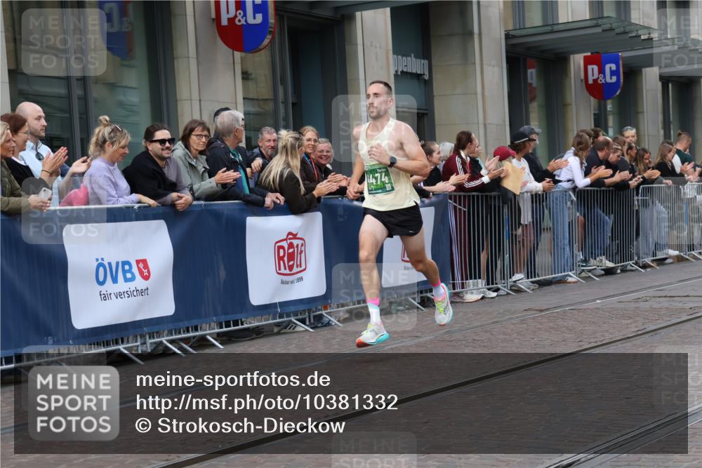 13.09.2026 - 21. swb-Marathon Bremen Strokosch-Dieckow http://msf.ph/oto/10381332 13.09.2026 12:44:44 Ziel 322, 814, 1187, 1544, 1840, 4474, 8285, 289, 6485 meine-sportfotos.de