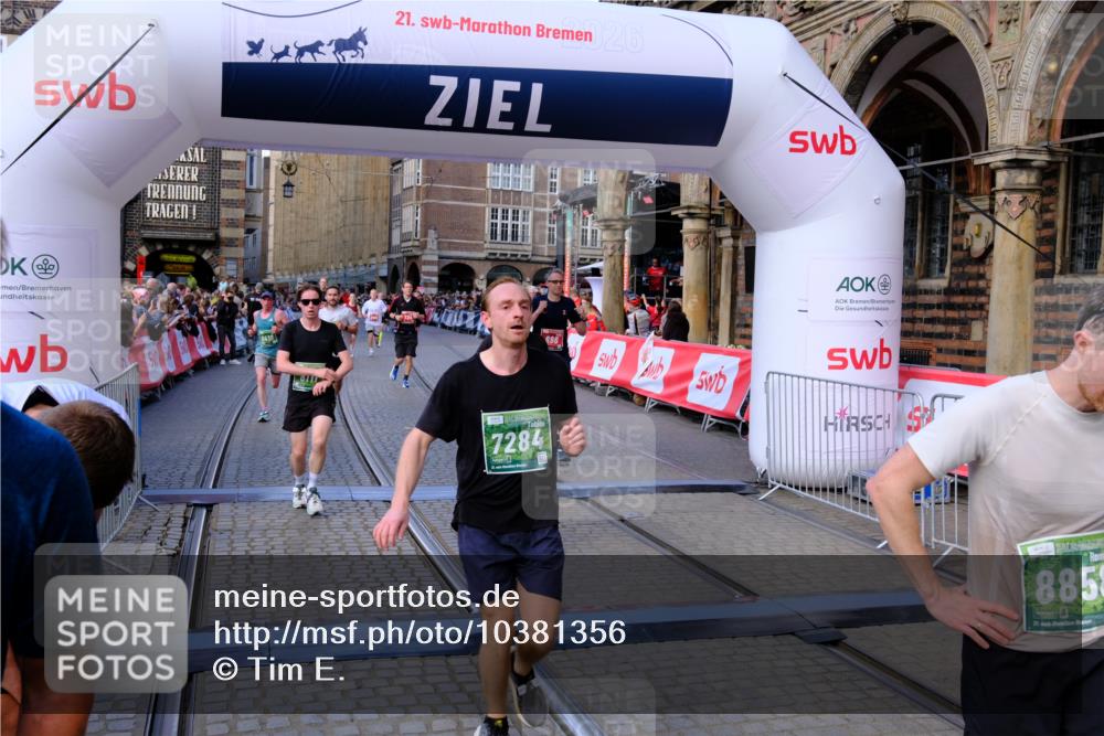 13.09.2026 - 21. swb-Marathon Bremen Tim E. http://msf.ph/oto/10381356 13.09.2026 13:17:29 Ziel 842, 2052, 3246, 4156, 4805, 6095, 6624, 6734, 6759, 6953, 7284, 8111, 8418, 8858 meine-sportfotos.de