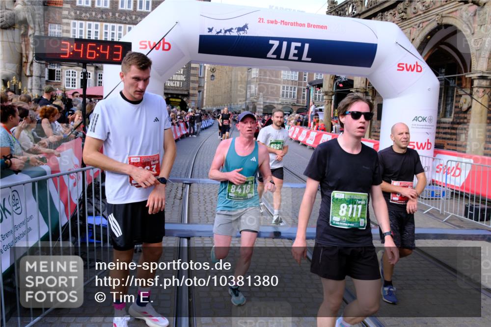 13.09.2026 - 21. swb-Marathon Bremen Tim E. http://msf.ph/oto/10381380 13.09.2026 13:17:31 Ziel 842, 2052, 3148, 3246, 4156, 4805, 6095, 6624, 6734, 6759, 6953, 7284, 8111, 8418, 8858 meine-sportfotos.de