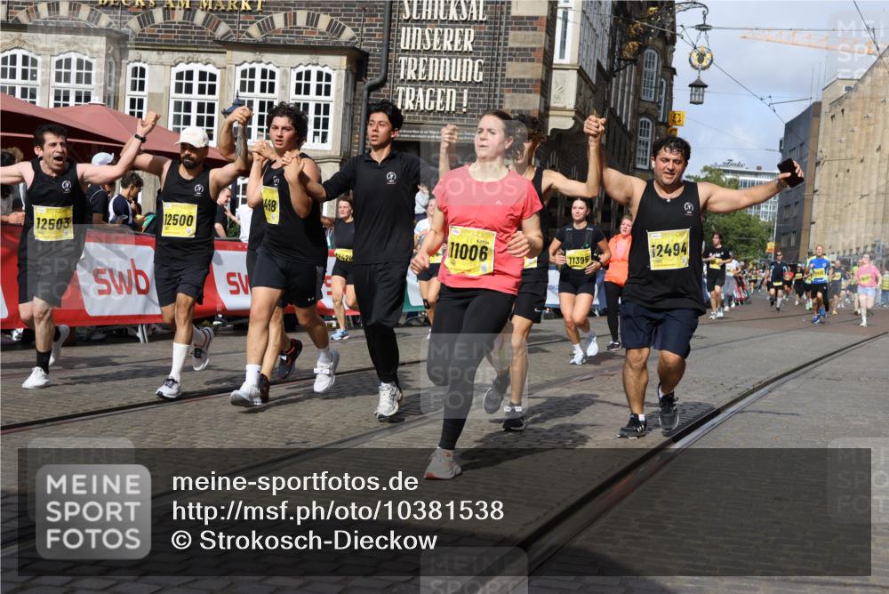 13.09.2026 - 21. swb-Marathon Bremen Strokosch-Dieckow http://msf.ph/oto/10381538 13.09.2026 11:05:00 Ziel 10160, 10198, 10283, 10481, 10711, 10877, 10940, 11006, 11114, 11364, 11366, 11592, 11705, 11761, 11991, 12005, 12493, 12495, 12498, 12500, 12502, 12563, 10370, 10576, 10718, 10800, 10995, 11102, 11105, 11157, 11218, 11281, 11326, 11584, 11616, 11722, 11900, 12002, 12011, 12064, 12079, 12080, 12099, 12335 meine-sportfotos.de