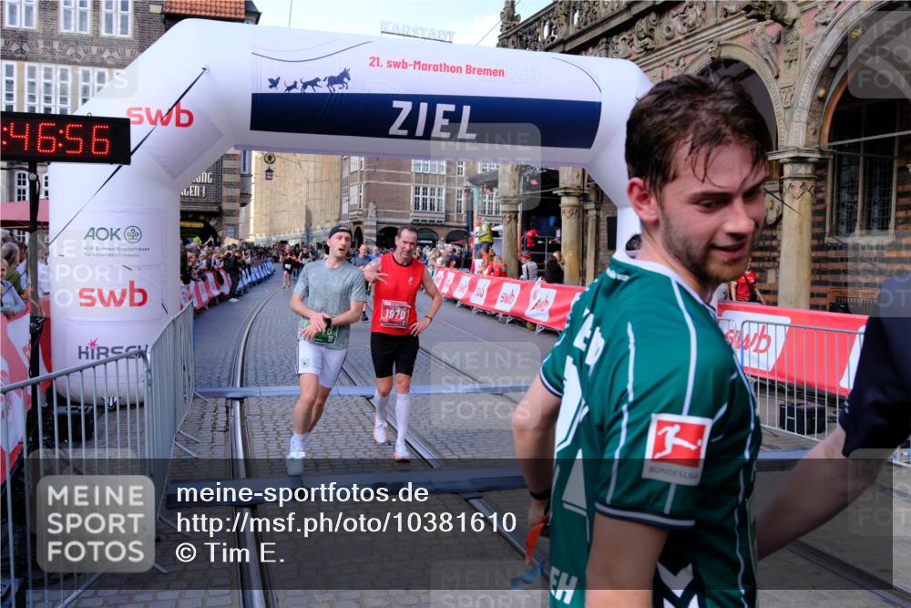 13.09.2026 - 21. swb-Marathon Bremen Tim E. http://msf.ph/oto/10381610 13.09.2026 13:17:45 Ziel 560, 842, 2008, 3148, 4171, 5041, 5550, 6095, 6734, 6803, 7901, 8100, 8250, 8253, 8446, 8532, 8714, 9075 meine-sportfotos.de