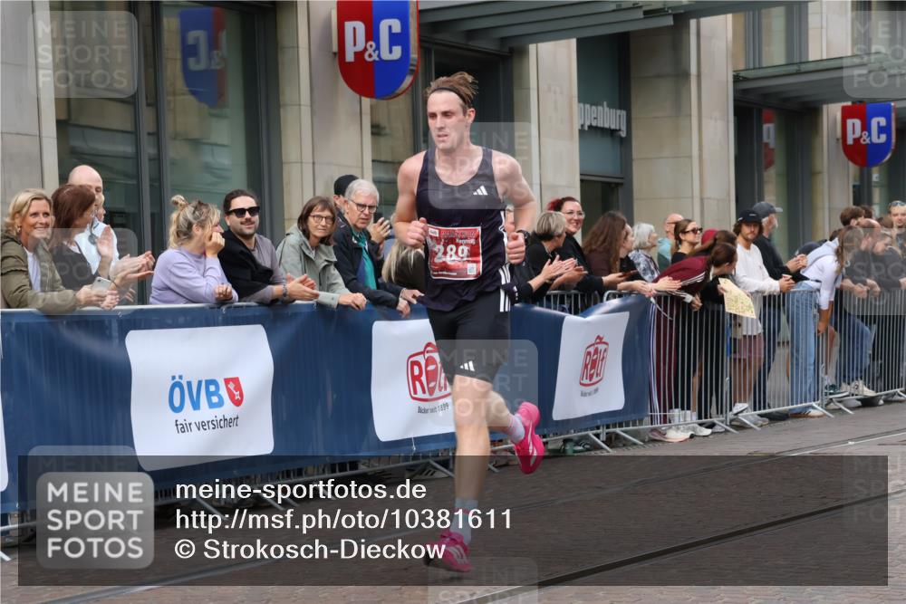 13.09.2026 - 21. swb-Marathon Bremen Strokosch-Dieckow http://msf.ph/oto/10381611 13.09.2026 12:44:56 Ziel 322, 1187, 1544, 1840, 289, 814, 1187, 1840, 4474, 6485, 8285 meine-sportfotos.de