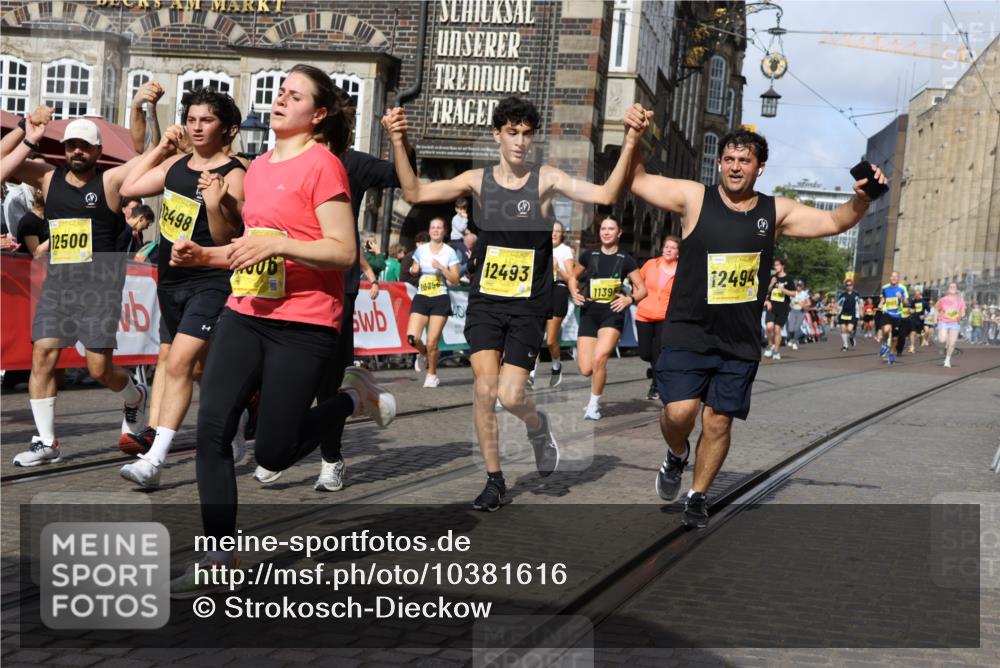 13.09.2026 - 21. swb-Marathon Bremen Strokosch-Dieckow http://msf.ph/oto/10381616 13.09.2026 11:05:00 Ziel 10160, 10198, 10283, 10481, 10711, 10877, 10940, 11006, 11114, 11364, 11366, 11592, 11705, 11761, 11991, 12005, 12493, 12495, 12498, 12500, 12502, 12563, 10370, 10576, 10718, 10800, 10995, 11102, 11105, 11157, 11218, 11281, 11326, 11584, 11616, 11722, 11900, 12002, 12011, 12064, 12079, 12080, 12099, 12335 meine-sportfotos.de