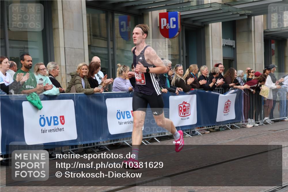 13.09.2026 - 21. swb-Marathon Bremen Strokosch-Dieckow http://msf.ph/oto/10381629 13.09.2026 12:44:56 Ziel 322, 1187, 1544, 1840, 289, 814, 1187, 1840, 4474, 6485, 8285 meine-sportfotos.de