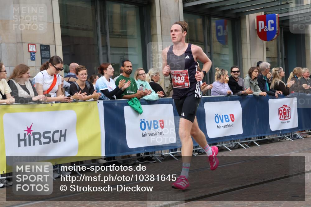 13.09.2026 - 21. swb-Marathon Bremen Strokosch-Dieckow http://msf.ph/oto/10381645 13.09.2026 12:44:57 Ziel 322, 1544, 289, 814, 1187, 1840, 4474, 6485, 8285 meine-sportfotos.de