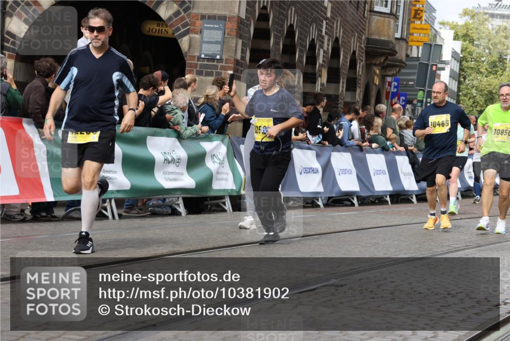 13.09.2026 - 21. swb-Marathon Bremen Strokosch-Dieckow http://msf.ph/oto/10381902 13.09.2026 11:05:07 Ziel 10198, 10283, 10315, 10481, 10729, 10741, 10855, 10856, 10940, 11006, 11114, 11133, 11272, 11364, 11366, 11395, 11518, 11592, 11705, 11757, 11939, 12005, 12420, 12493, 12495, 12498, 12500, 12502, 12563, 10411, 10576, 10697, 10717, 10800, 10802, 10995, 11102, 11105, 11157, 11218, 11326, 11334, 11584, 11616, 11722, 11900, 12011, 12079, 12080, 12335 meine-sportfotos.de
