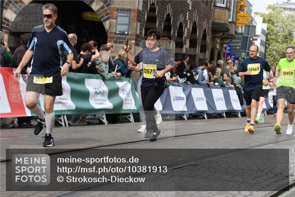 13.09.2026 - 21. swb-Marathon Bremen Strokosch-Dieckow http://msf.ph/oto/10381913 13.09.2026 11:05:07 Ziel 10198, 10283, 10315, 10481, 10729, 10741, 10855, 10856, 10940, 11006, 11114, 11133, 11272, 11364, 11366, 11395, 11518, 11592, 11705, 11757, 11939, 12005, 12420, 12493, 12495, 12498, 12500, 12502, 12563, 10411, 10576, 10697, 10717, 10800, 10802, 10995, 11102, 11105, 11157, 11218, 11326, 11334, 11584, 11616, 11722, 11900, 12011, 12079, 12080, 12335 meine-sportfotos.de