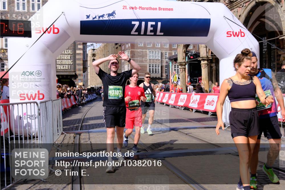 13.09.2026 - 21. swb-Marathon Bremen Tim E. http://msf.ph/oto/10382016 13.09.2026 13:18:05 Ziel 771, 948, 1297, 2001, 2125, 2234, 2812, 3051, 3192, 3760, 4286, 4374, 4498, 4499, 4620, 5530, 5817, 5935, 8869, 9400, 9505, 9595, 9596, 9837, 13041, 13107 meine-sportfotos.de