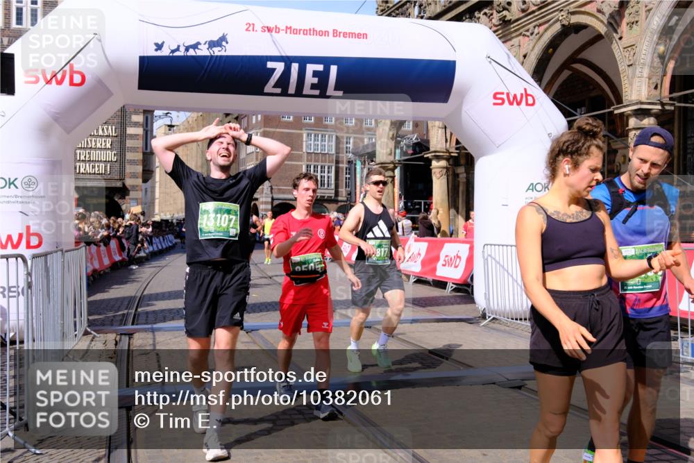 13.09.2026 - 21. swb-Marathon Bremen Tim E. http://msf.ph/oto/10382061 13.09.2026 13:18:06 Ziel 771, 948, 1297, 1797, 2001, 2125, 2234, 2812, 3051, 3192, 3760, 4286, 4374, 4498, 4499, 4620, 5530, 5817, 5935, 8869, 9400, 9505, 9595, 9596, 9837, 13041, 13107 meine-sportfotos.de