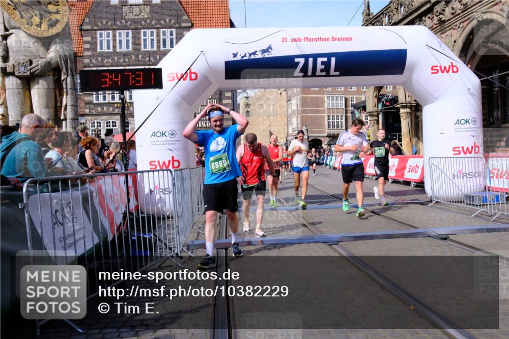 13.09.2026 - 21. swb-Marathon Bremen Tim E. http://msf.ph/oto/10382229 13.09.2026 13:18:20 Ziel 948, 1631, 1797, 1872, 2001, 2260, 2634, 2671, 3241, 3458, 3514, 3634, 4131, 4733, 5292, 5695, 5935, 5948, 6152, 6290, 6448, 8094, 8805, 8869, 8943, 8944, 9134, 9595, 9596, 9609, 9837, 13041 meine-sportfotos.de
