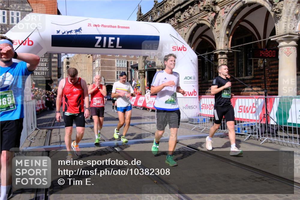 13.09.2026 - 21. swb-Marathon Bremen Tim E. http://msf.ph/oto/10382308 13.09.2026 13:18:22 Ziel 948, 1631, 1797, 1872, 2001, 2260, 2634, 2671, 3241, 3458, 3514, 3634, 4131, 4733, 5292, 5695, 5935, 5948, 6152, 6290, 6448, 8094, 8805, 8869, 8943, 8944, 9134, 9595, 9596, 9609, 9837, 10065, 13041 meine-sportfotos.de
