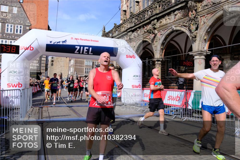 13.09.2026 - 21. swb-Marathon Bremen Tim E. http://msf.ph/oto/10382394 13.09.2026 13:18:27 Ziel 1631, 1872, 2260, 2634, 2671, 3241, 3458, 3514, 3634, 4131, 4733, 5292, 5695, 5948, 6152, 6290, 6448, 7954, 8094, 8805, 8943, 8944, 9134, 9609, 10065 meine-sportfotos.de