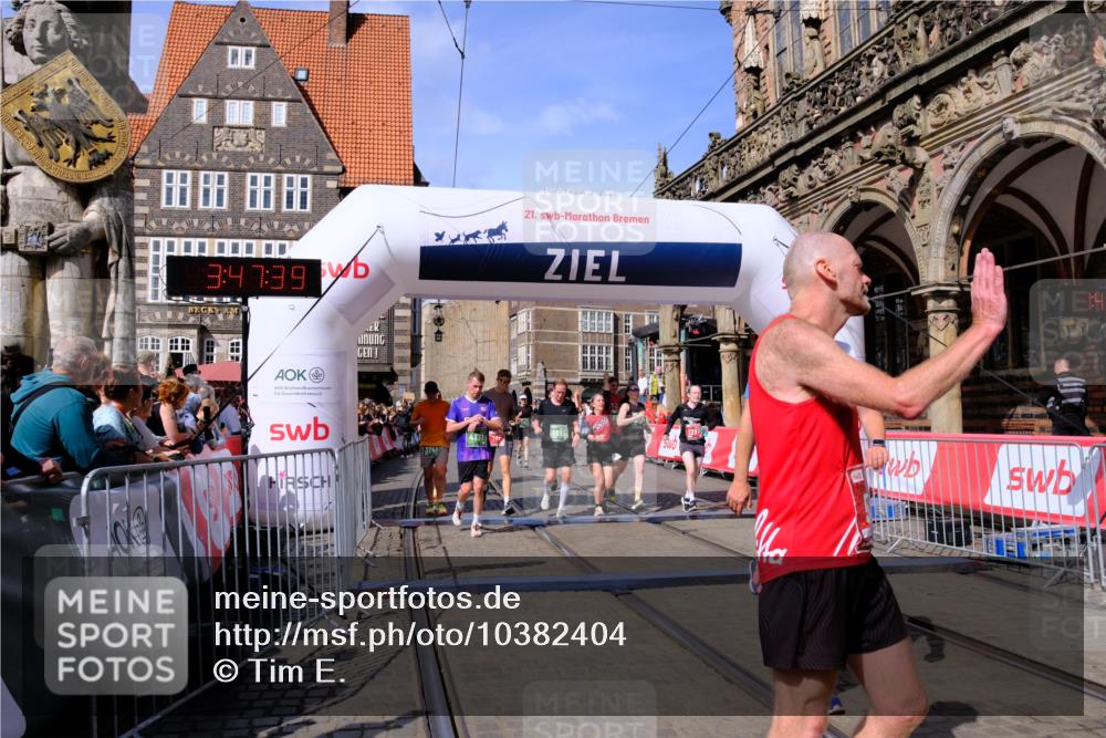 13.09.2026 - 21. swb-Marathon Bremen Tim E. http://msf.ph/oto/10382404 13.09.2026 13:18:28 Ziel 1631, 1872, 2260, 2671, 3241, 3458, 3514, 3634, 4131, 4733, 5292, 5695, 5948, 6152, 6290, 6448, 7954, 8094, 8943, 8944, 9134, 9609, 10065 meine-sportfotos.de