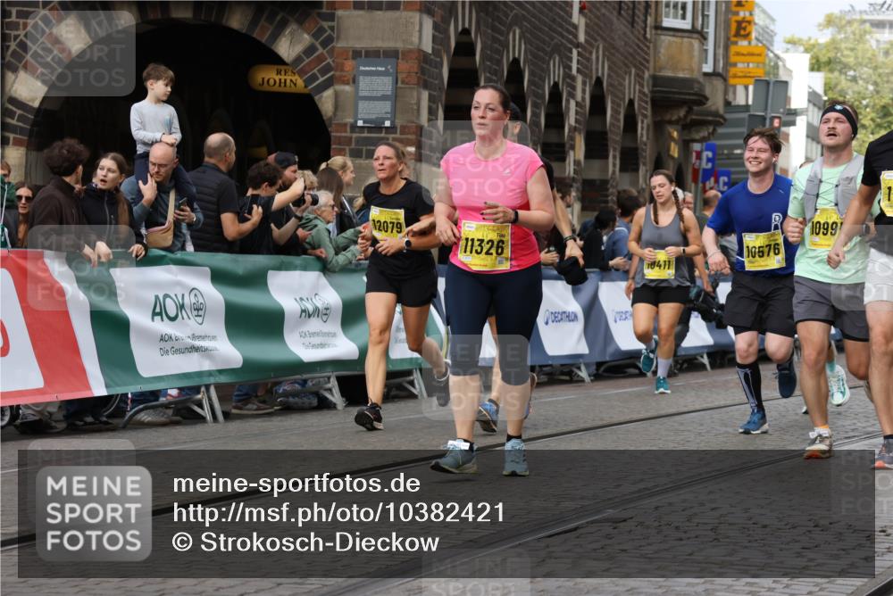 13.09.2026 - 21. swb-Marathon Bremen Strokosch-Dieckow http://msf.ph/oto/10382421 13.09.2026 11:05:22 Ziel 10370, 10465, 10718, 10729, 10741, 10800, 10850, 10855, 10975, 11105, 11133, 11272, 11281, 11518, 11584, 11722, 11900, 11939, 12002, 12064, 12099, 12235, 12335, 12420, 12522, 10186, 10259, 10260, 10432, 10864, 11146, 11314, 11387, 11394, 11520, 11521, 11571, 11572, 11724, 11791, 11892, 11947, 12055, 12251, 12273, 12330, 12362 meine-sportfotos.de