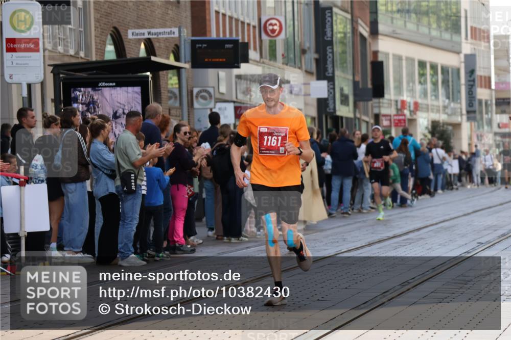 13.09.2026 - 21. swb-Marathon Bremen Strokosch-Dieckow http://msf.ph/oto/10382430 13.09.2026 12:47:46 Ziel 358, 447, 875, 420, 875, 991, 1161, 1783 meine-sportfotos.de
