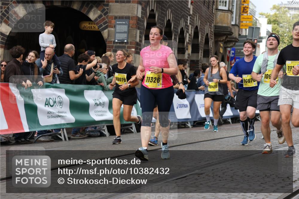13.09.2026 - 21. swb-Marathon Bremen Strokosch-Dieckow http://msf.ph/oto/10382432 13.09.2026 11:05:22 Ziel 10370, 10465, 10718, 10729, 10741, 10800, 10850, 10855, 10975, 11105, 11133, 11272, 11281, 11518, 11584, 11722, 11900, 11939, 12002, 12064, 12099, 12235, 12335, 12420, 12522, 10186, 10259, 10260, 10432, 10864, 11146, 11314, 11387, 11394, 11520, 11521, 11571, 11572, 11724, 11791, 11892, 11947, 12055, 12251, 12273, 12330, 12362 meine-sportfotos.de