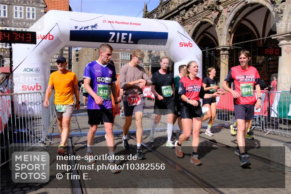 13.09.2026 - 21. swb-Marathon Bremen Tim E. http://msf.ph/oto/10382556 13.09.2026 13:18:32 Ziel 1146, 1419, 1872, 2260, 2671, 3241, 3458, 3514, 3634, 4131, 4733, 5292, 5460, 5695, 6152, 7491, 7954, 8094, 8943, 8944, 9134, 9609, 10065, 13150 meine-sportfotos.de