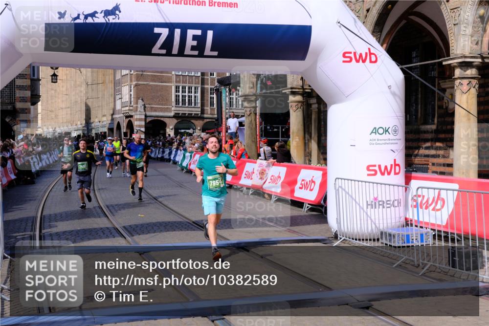13.09.2026 - 21. swb-Marathon Bremen Tim E. http://msf.ph/oto/10382589 13.09.2026 13:18:39 Ziel 1146, 1419, 2055, 3458, 5307, 5460, 6293, 6294, 6818, 7491, 7731, 7954, 8404, 8872, 9019, 9134, 9609, 10065, 13150 meine-sportfotos.de