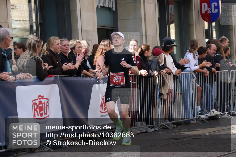 13.09.2026 - 21. swb-Marathon Bremen Strokosch-Dieckow http://msf.ph/oto/10382663 13.09.2026 12:47:58 Ziel 358, 447, 875, 991, 1161, 1783 meine-sportfotos.de