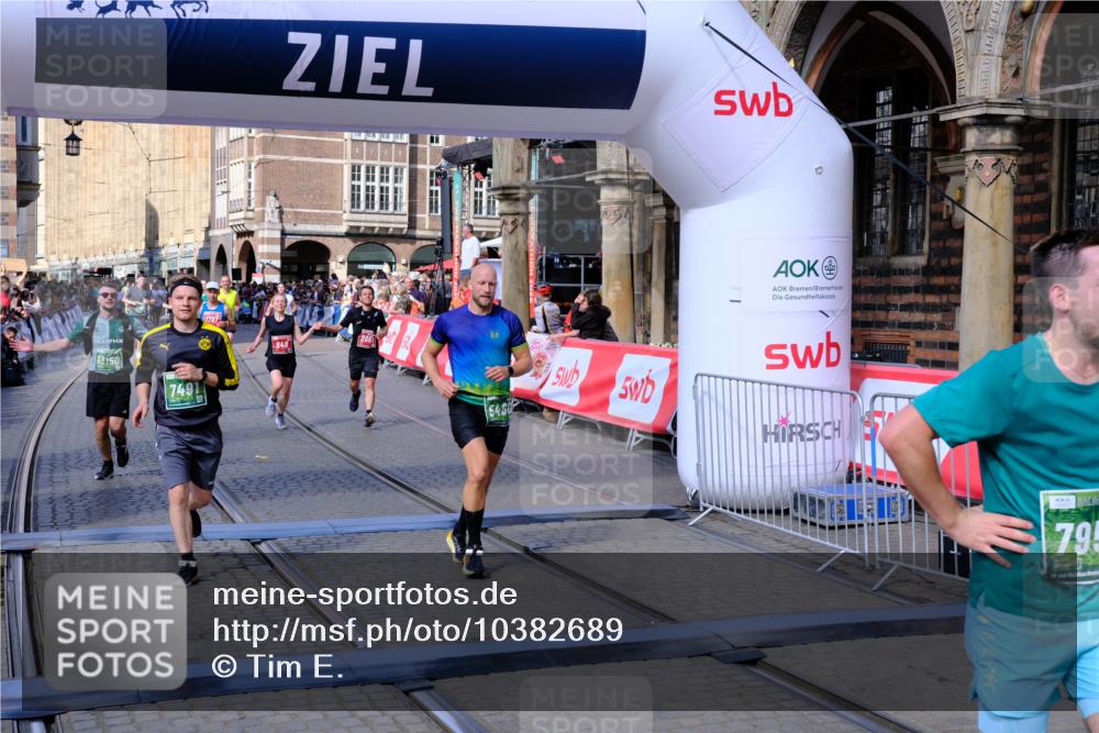 13.09.2026 - 21. swb-Marathon Bremen Tim E. http://msf.ph/oto/10382689 13.09.2026 13:18:42 Ziel 1146, 1419, 2055, 5307, 5460, 6293, 6294, 6818, 7245, 7491, 7731, 7954, 8404, 8872, 9019, 9275, 10065, 13150 meine-sportfotos.de