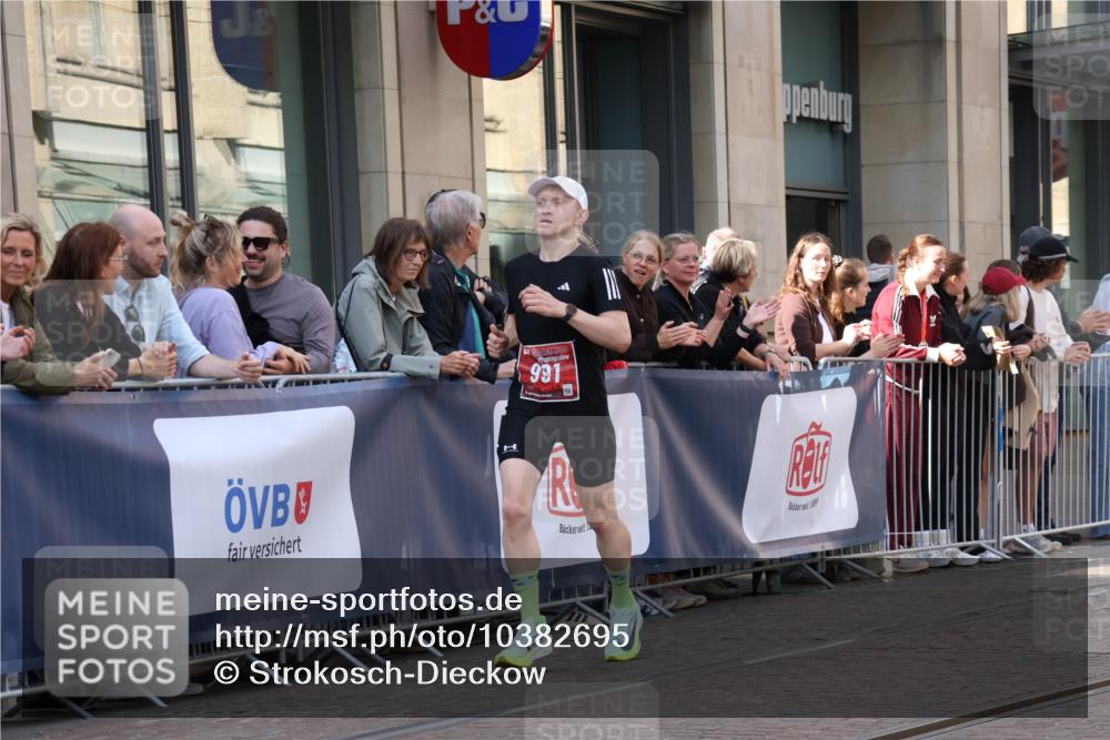 13.09.2026 - 21. swb-Marathon Bremen Strokosch-Dieckow http://msf.ph/oto/10382695 13.09.2026 12:47:58 Ziel 358, 447, 875, 991, 1161, 1783 meine-sportfotos.de