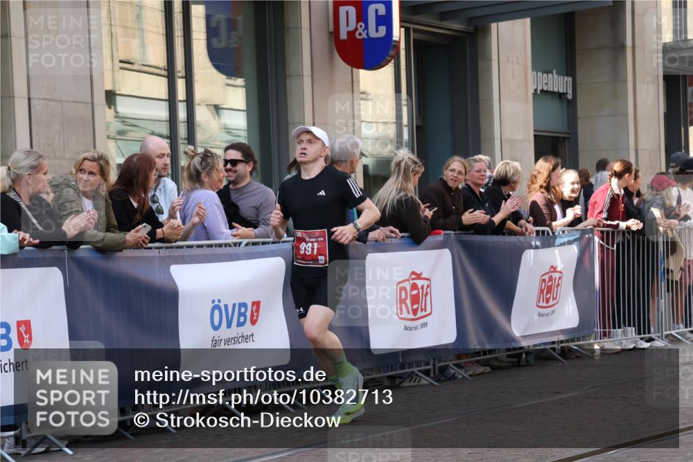 13.09.2026 - 21. swb-Marathon Bremen Strokosch-Dieckow http://msf.ph/oto/10382713 13.09.2026 12:47:59 Ziel 358, 5428, 447, 875, 991, 1161, 1783 meine-sportfotos.de