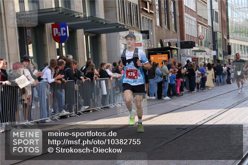 13.09.2026 - 21. swb-Marathon Bremen Strokosch-Dieckow http://msf.ph/oto/10382755 13.09.2026 12:48:03 Ziel 5428, 358, 447, 875, 991, 1783 meine-sportfotos.de