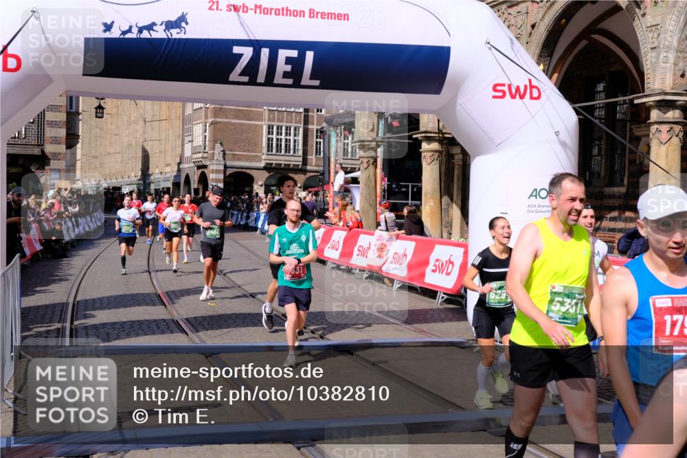 13.09.2026 - 21. swb-Marathon Bremen Tim E. http://msf.ph/oto/10382810 13.09.2026 13:18:49 Ziel 465, 1146, 1419, 2055, 2324, 2948, 3631, 4413, 4642, 5307, 5460, 5867, 6293, 6294, 6818, 7245, 7491, 7731, 8404, 8540, 8743, 8872, 9019, 9275, 9327, 9833, 13150 meine-sportfotos.de