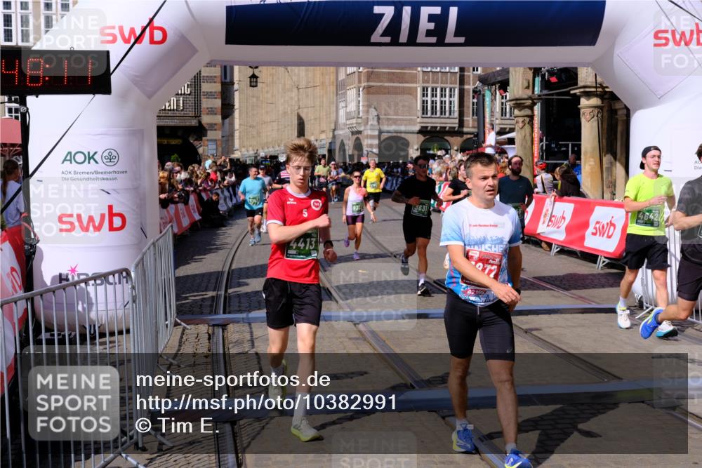 13.09.2026 - 21. swb-Marathon Bremen Tim E. http://msf.ph/oto/10382991 13.09.2026 13:19:00 Ziel 465, 2324, 2948, 3631, 4120, 4413, 4642, 5277, 5867, 6787, 7104, 7163, 7245, 7602, 8540, 8743, 9275, 9327, 9833 meine-sportfotos.de