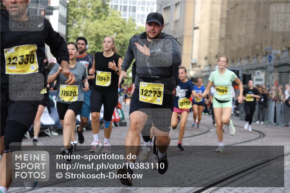 13.09.2026 - 21. swb-Marathon Bremen Strokosch-Dieckow http://msf.ph/oto/10383110 13.09.2026 11:05:43 Ziel 10186, 10411, 10432, 10576, 10697, 10717, 10802, 10995, 11102, 11146, 11157, 11218, 11314, 11326, 11334, 11387, 11394, 11521, 11571, 11572, 11616, 11724, 12011, 12055, 12079, 12080, 12251, 12273, 12330, 10018, 10168, 10305, 10382, 10619, 11024, 11132, 11164, 11477, 12186, 12378, 12523, 12528, 12773 meine-sportfotos.de