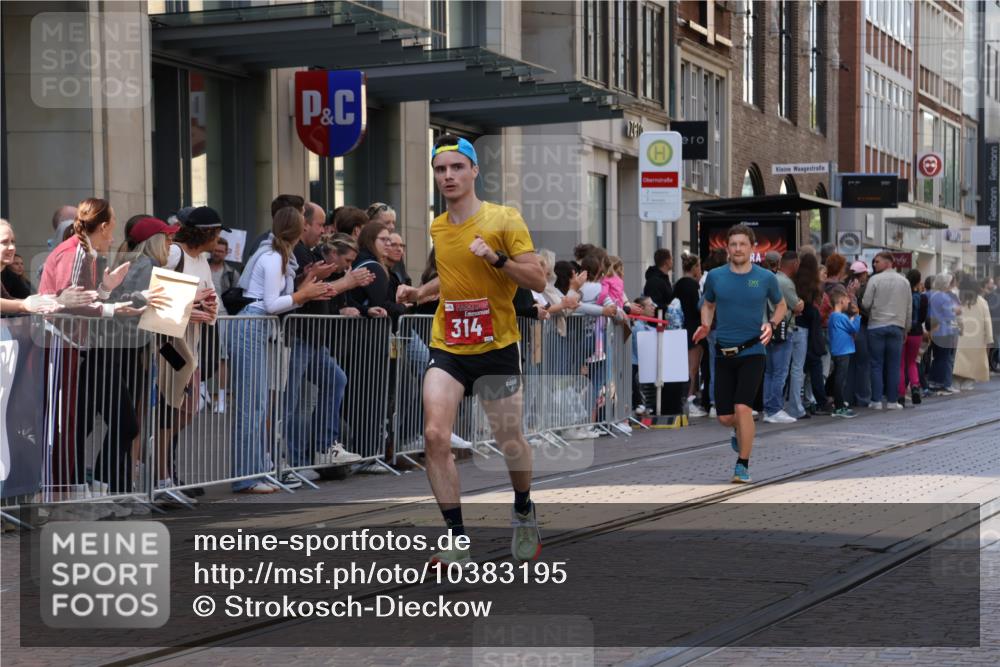 13.09.2026 - 21. swb-Marathon Bremen Strokosch-Dieckow http://msf.ph/oto/10383195 13.09.2026 12:48:53 Ziel 934, 1428, 314, 934, 1428, 1917 meine-sportfotos.de