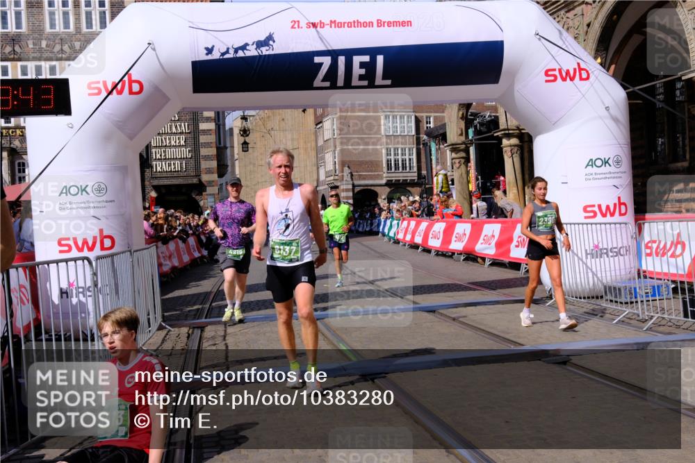 13.09.2026 - 21. swb-Marathon Bremen Tim E. http://msf.ph/oto/10383280 13.09.2026 13:19:32 Ziel 189, 666, 1599, 2007, 2390, 2423, 2535, 3182, 3508, 4319, 4819, 4857, 5172, 5371, 6008, 6137, 6633, 7686, 7754, 9552, 9638, 9805 meine-sportfotos.de