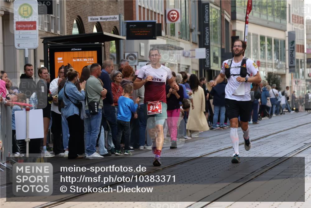 13.09.2026 - 21. swb-Marathon Bremen Strokosch-Dieckow http://msf.ph/oto/10383371 13.09.2026 12:49:02 Ziel 1483, 314, 934, 1428, 1917 meine-sportfotos.de