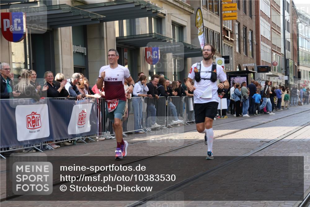 13.09.2026 - 21. swb-Marathon Bremen Strokosch-Dieckow http://msf.ph/oto/10383530 13.09.2026 12:49:07 Ziel 1483, 934, 1428, 1917 meine-sportfotos.de