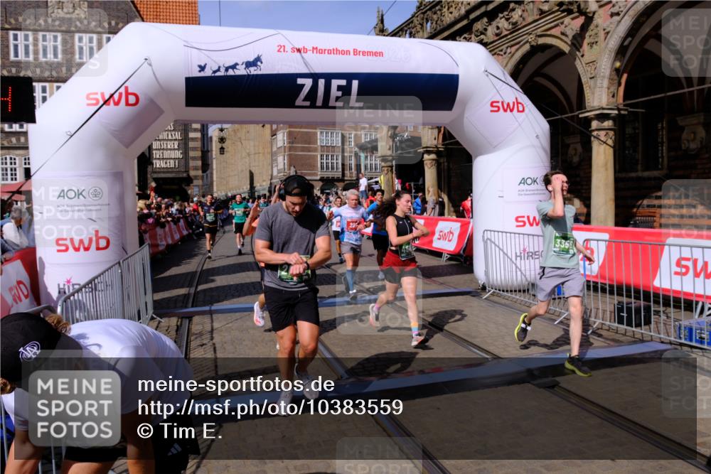 13.09.2026 - 21. swb-Marathon Bremen Tim E. http://msf.ph/oto/10383559 13.09.2026 13:21:13 Ziel 769, 854, 1056, 1191, 1881, 2425, 2640, 3356, 3866, 3933, 4126, 4316, 4465, 4482, 4612, 5161, 5213, 5954, 6177, 6401, 6680, 6970, 7517, 7902, 8005, 8141, 8237, 8622, 8804, 8971, 9691, 13120, 13126 meine-sportfotos.de
