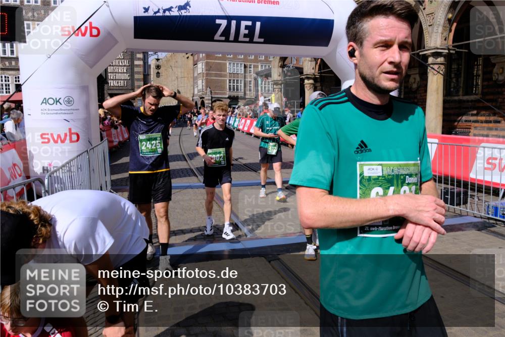 13.09.2026 - 21. swb-Marathon Bremen Tim E. http://msf.ph/oto/10383703 13.09.2026 13:21:19 Ziel 854, 1056, 1191, 1881, 2425, 2640, 3356, 3450, 3933, 4126, 4316, 4362, 4465, 4612, 4734, 5161, 6357, 6401, 6680, 6970, 7902, 8237, 8323, 8622, 8971, 9267, 9268, 13120 meine-sportfotos.de