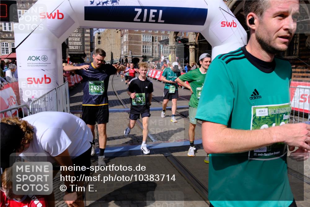 13.09.2026 - 21. swb-Marathon Bremen Tim E. http://msf.ph/oto/10383714 13.09.2026 13:21:19 Ziel 854, 1056, 1191, 1881, 2425, 2640, 3356, 3450, 3933, 4126, 4316, 4362, 4465, 4612, 4734, 5161, 6357, 6401, 6680, 6970, 7902, 8237, 8323, 8622, 8971, 9267, 9268, 13120 meine-sportfotos.de