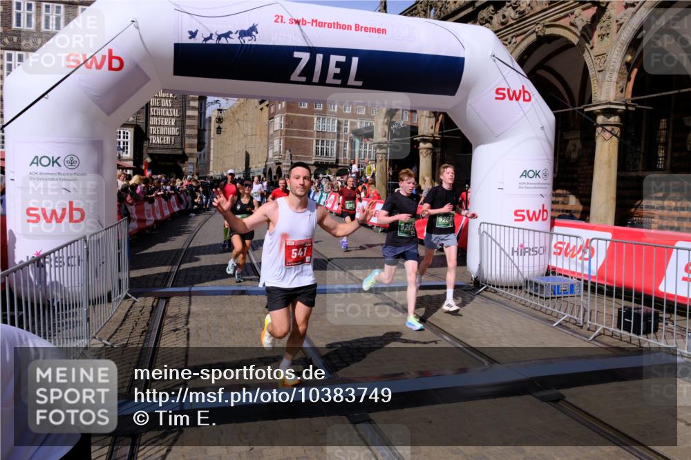 13.09.2026 - 21. swb-Marathon Bremen Tim E. http://msf.ph/oto/10383749 13.09.2026 13:21:31 Ziel 226, 1191, 2979, 3450, 3534, 4234, 4362, 4445, 4484, 4519, 4734, 6357, 6970, 8237, 8323, 8408, 8791, 9267, 9268, 9900 meine-sportfotos.de