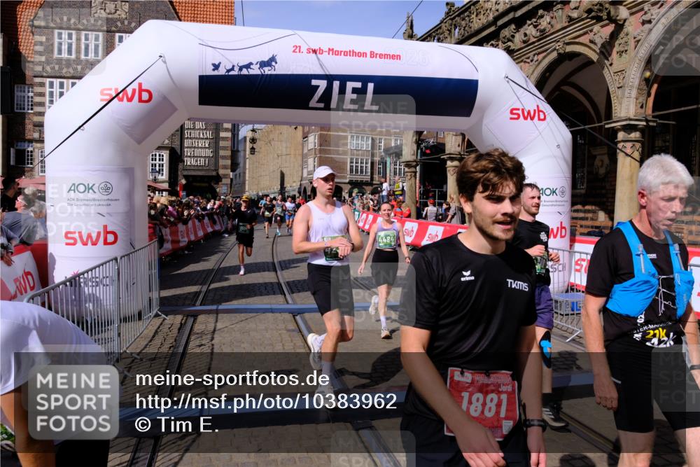 13.09.2026 - 21. swb-Marathon Bremen Tim E. http://msf.ph/oto/10383962 13.09.2026 13:21:44 Ziel 1130, 2904, 3120, 3202, 3435, 3534, 3655, 4165, 4234, 4445, 4484, 4519, 5542, 6862, 8184, 8270, 8384, 8730, 8923, 9048, 9514, 9722, 9900, 13145 meine-sportfotos.de