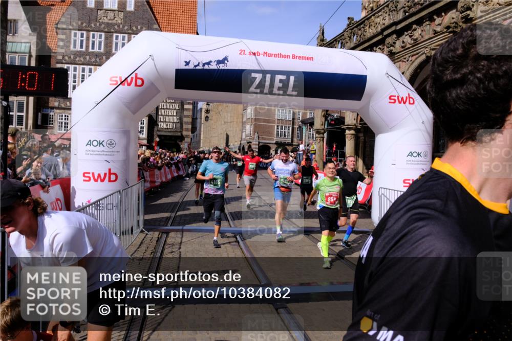 13.09.2026 - 21. swb-Marathon Bremen Tim E. http://msf.ph/oto/10384082 13.09.2026 13:21:50 Ziel 1130, 1254, 2088, 2570, 2904, 3120, 3202, 3435, 3655, 3930, 4165, 4234, 4484, 5542, 6862, 7176, 8184, 8270, 8384, 8730, 8923, 9048, 9059, 9514, 9722, 13145 meine-sportfotos.de