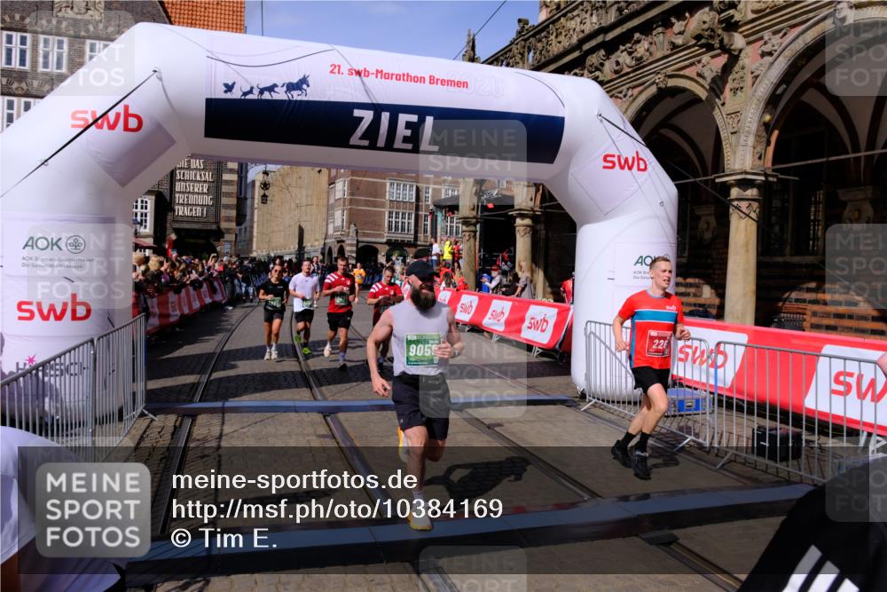 13.09.2026 - 21. swb-Marathon Bremen Tim E. http://msf.ph/oto/10384169 13.09.2026 13:22:03 Ziel 572, 1130, 1209, 1254, 2088, 2397, 2570, 3290, 3338, 3435, 3695, 3774, 3930, 3934, 4581, 4735, 5542, 6865, 6976, 7098, 7176, 8438, 8947, 9059, 9421, 10120, 13145 meine-sportfotos.de