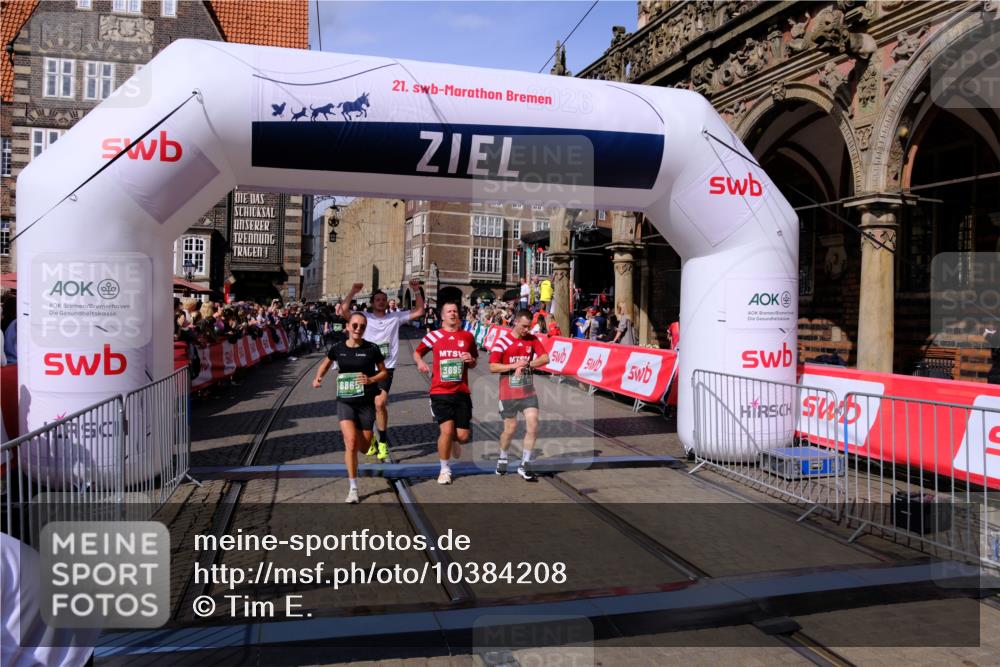 13.09.2026 - 21. swb-Marathon Bremen Tim E. http://msf.ph/oto/10384208 13.09.2026 13:22:04 Ziel 572, 1209, 1254, 2088, 2397, 2570, 3290, 3338, 3695, 3774, 3930, 3934, 4581, 4735, 5542, 6865, 6976, 7098, 7176, 8438, 8947, 9059, 9421, 10120, 13145 meine-sportfotos.de