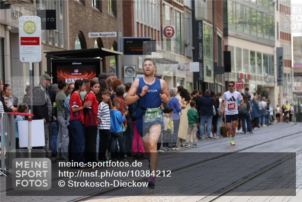 13.09.2026 - 21. swb-Marathon Bremen Strokosch-Dieckow http://msf.ph/oto/10384212 13.09.2026 12:50:21 Ziel 668, 8075, 520, 4232, 7692 meine-sportfotos.de