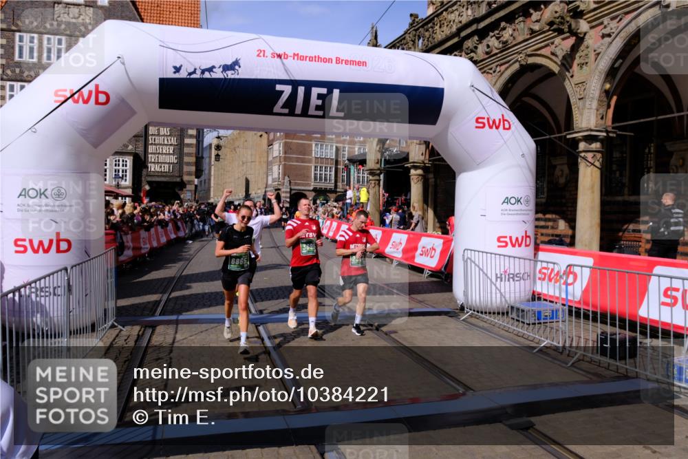 13.09.2026 - 21. swb-Marathon Bremen Tim E. http://msf.ph/oto/10384221 13.09.2026 13:22:05 Ziel 572, 1209, 1254, 2088, 2397, 2570, 3290, 3338, 3695, 3774, 3930, 3934, 4581, 4735, 6865, 6976, 7098, 7176, 8438, 8947, 9059, 9421, 10120 meine-sportfotos.de