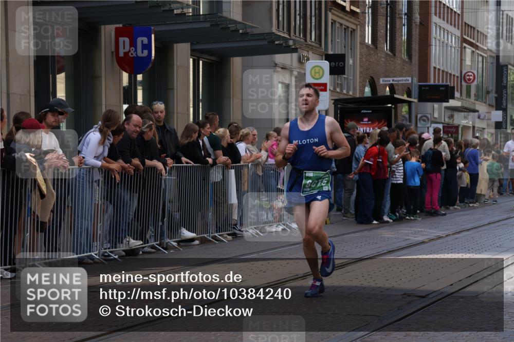 13.09.2026 - 21. swb-Marathon Bremen Strokosch-Dieckow http://msf.ph/oto/10384240 13.09.2026 12:50:23 Ziel 668, 8075, 520, 4232, 7692 meine-sportfotos.de