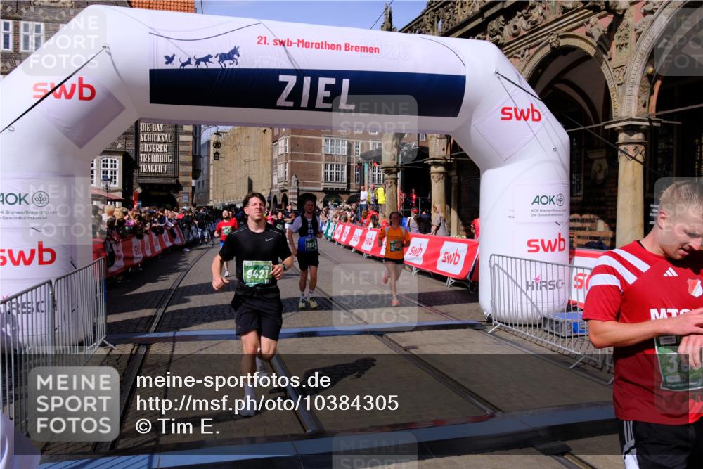 13.09.2026 - 21. swb-Marathon Bremen Tim E. http://msf.ph/oto/10384305 13.09.2026 13:22:08 Ziel 141, 572, 1209, 1254, 2051, 2397, 3290, 3338, 3695, 3774, 3934, 4581, 4735, 5193, 6865, 6976, 7098, 8438, 8947, 9059, 9421, 9599, 10120 meine-sportfotos.de