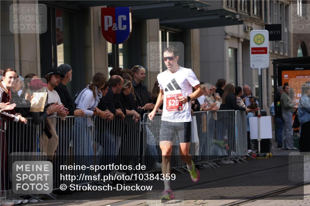 13.09.2026 - 21. swb-Marathon Bremen Strokosch-Dieckow http://msf.ph/oto/10384359 13.09.2026 12:50:31 Ziel 668, 1214, 1639, 520, 4232, 7692, 8075 meine-sportfotos.de