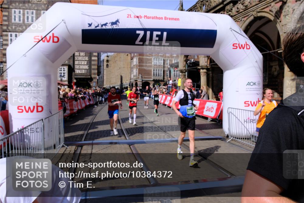 13.09.2026 - 21. swb-Marathon Bremen Tim E. http://msf.ph/oto/10384372 13.09.2026 13:22:10 Ziel 141, 572, 1209, 2051, 2397, 3290, 3338, 3695, 3774, 3934, 4581, 4735, 5193, 6865, 6976, 7098, 8438, 8924, 8947, 9421, 9599, 10120 meine-sportfotos.de