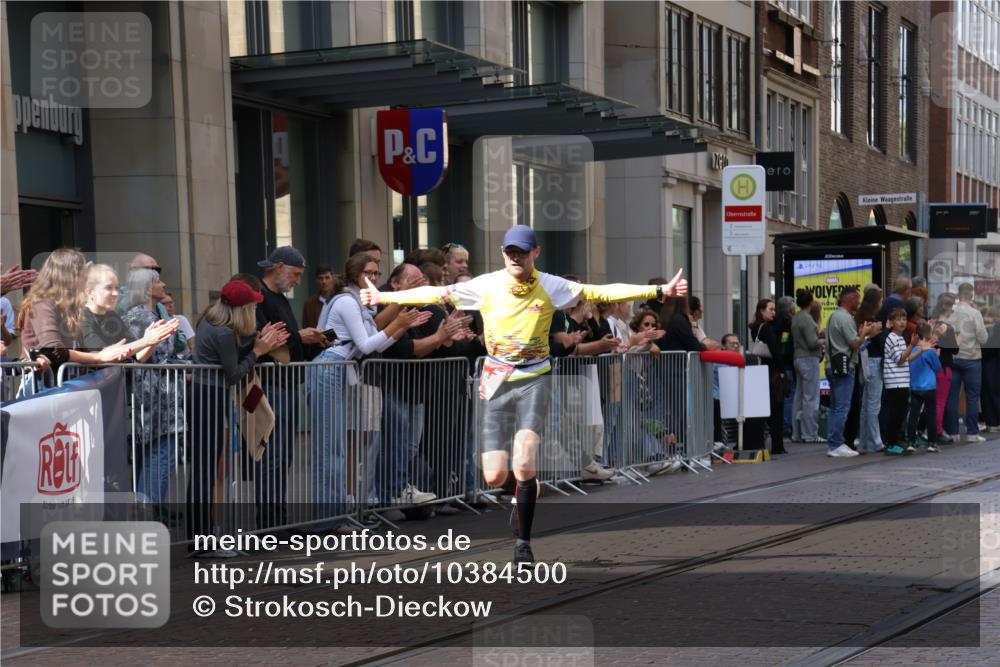 13.09.2026 - 21. swb-Marathon Bremen Strokosch-Dieckow http://msf.ph/oto/10384500 13.09.2026 12:50:54 Ziel 858, 1453, 1639, 3617, 13033, 668, 1214, 8075 meine-sportfotos.de